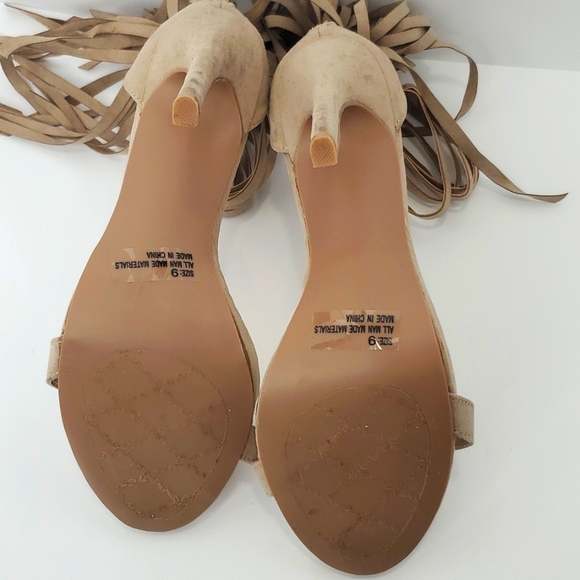 Women Qupid heel sandals, Size 9, Beige - Picture 9 of 9